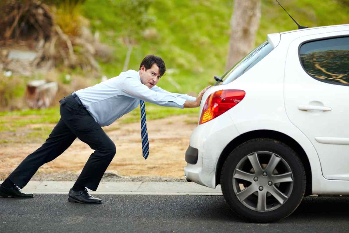 Se l'auto è ferma cosa fare?